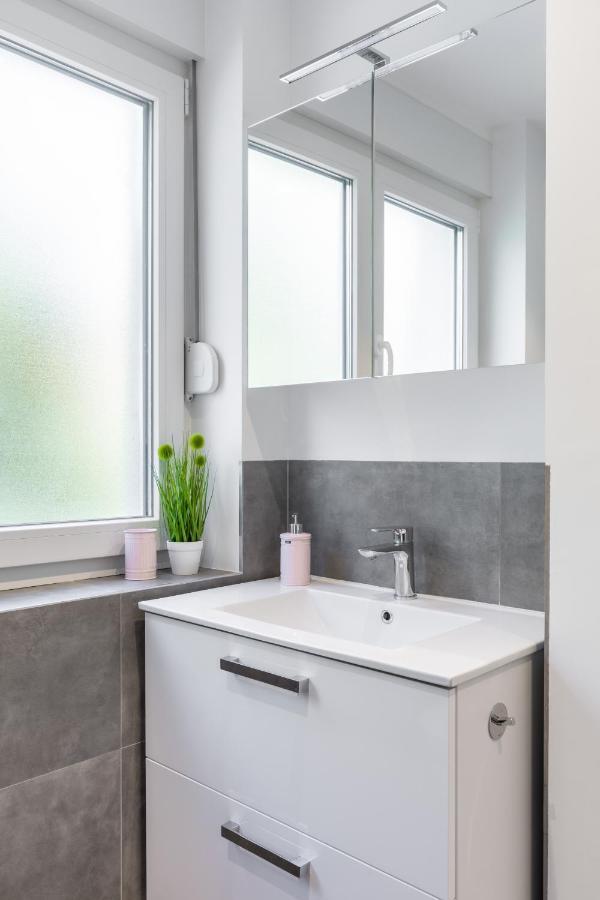 Down Town Apartment Сплит Экстерьер фото